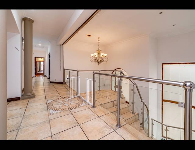 6 BEDROOM HOUSE FOR SALE IN WOODMEAD
